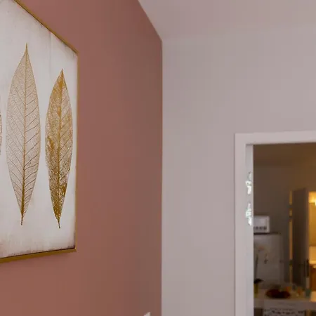 Loc Trotteur Le Fleur Des Champs F2 Cosy, Gare Sncf De شقة